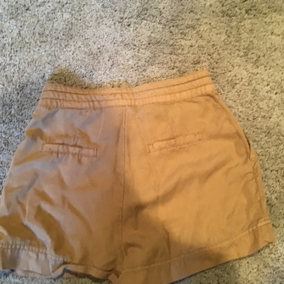 Khaki shorts - Picture 2 of 4